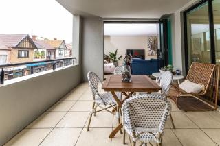 Bright & Spacious 2 BDR w Pool Parking Balcony AC - Sydney - 9