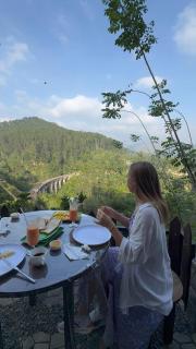 Hobbit Hole Hideaway - 8