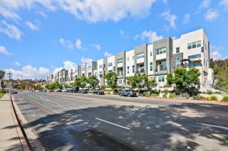 Prime location UCSD Snapdragon stadium & shopping - San Diego - 7