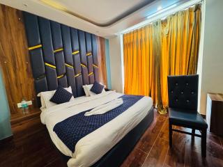 Residency's Royal Galaxy Palace - 6