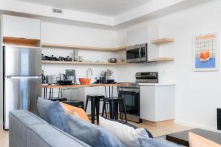 Large Victorian Sleeps 6 by UofT - 7