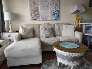 BS266 - 3-min walk to the beach, great pool, dock - 8
