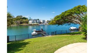 Riverfront Retreat Family Getaway 4BR with Pool - 8
