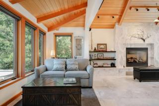 Luxe Beach House, Exceptional Waterfront Retreat - Eastsound - 6