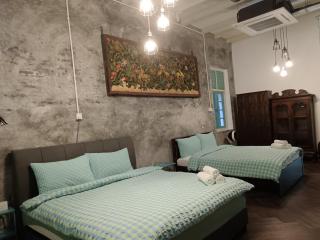 The Georgetown Green Gates - 0