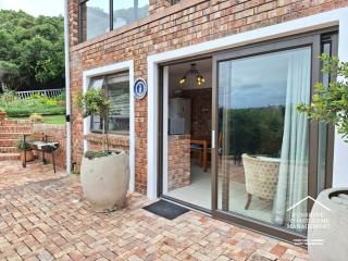 Quaint Sunny Studio - 2