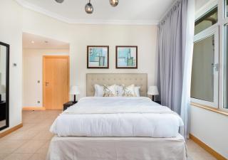 Bespoke Holiday Homes - 2BR Apartment with Riva Beach Club Access, Al Nabat - 3