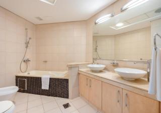 Bespoke Holiday Homes - 2BR Apartment with Riva Beach Club Access, Al Nabat - 1