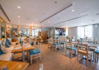 Bespoke Holiday Homes - 2BR Apartment with Riva Beach Club Access, Al Nabat - 4