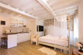 Rovinis Old Town Studios - 6