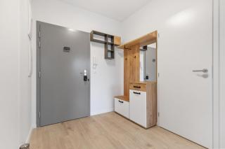 AH Airport Ovocne Sady Free Parking AC - 1