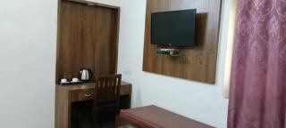 Silver Oak Country Yard Hotel & Resort - Ābu Road - 3