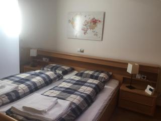 Large spacious apartment, 50m to the ski lift! - 2