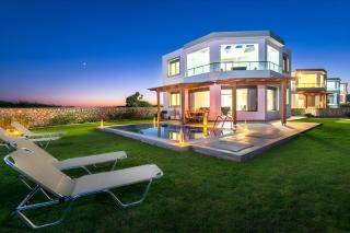 Olga Beachfront Luxury Villas with Private Pool - Lacónia - 0