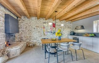 Amazing Home In Sumber With Sauna - 6