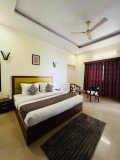 Silver Oak Country Yard Hotel & Resort - Ābu Road - 3