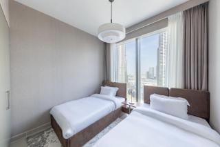 Royal 4BR Burj Khalifa View Dubai Mall - 1