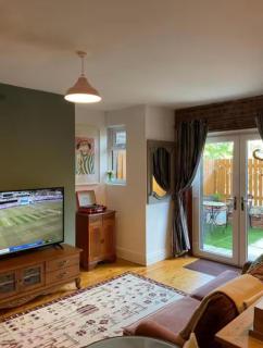 Rock Studio - Free Parking & WiFi Near City Centre - 5