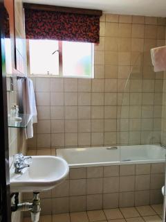 Emakhosini Hotel On East - Durban - 9