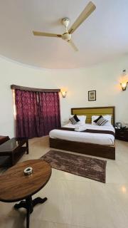 Silver Oak Country Yard Hotel & Resort - Ābu Road - 0