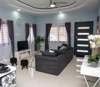Montana Villa - Luxury 2-Bedroom Stay Near Ocho Rios Attractions - 0