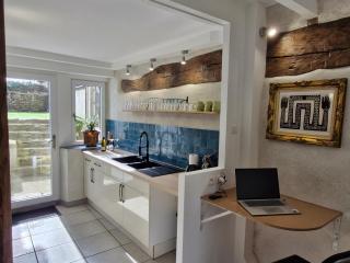 Cozy House with Garden & Hot Tub - Jarnages - 0