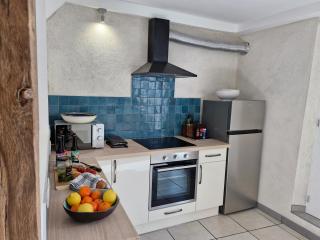 Cozy House with Garden & Hot Tub - 9