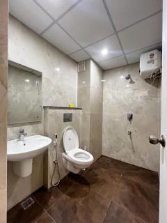 Modern 3 BHK SUITE - Zirakpur - 1
