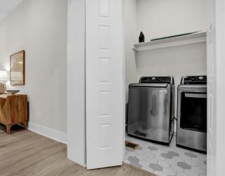 Steps to Overton Square 100 Yr Old Historic Apt - 9