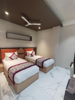 The SM Hotel By RMR Hotels - 7