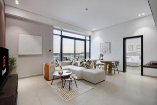 Livbnb-Stylish and Spacious 1BR Apartment with Private Balcony - 0