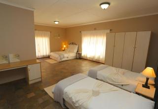 Stoney's Country Hotel - Gochas - 1