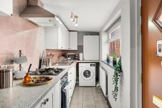 Exquisite 4 bed in Leeds - Sleeps 10 - Parking - Leeds - 7