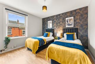 Exquisite 4 bed in Leeds - Sleeps 10 - Parking - Leeds - 9
