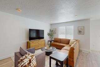 3 BR Townhouse with Mountain Views and Central Air - 9