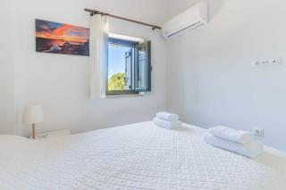 Vina's Stone House - Limeni - 6