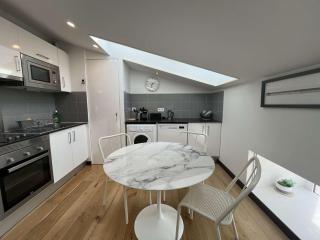 Charmant T2 climatisé dans monument historique à Rochefort, proche centre-ville - FR-1-246B-14 - 0