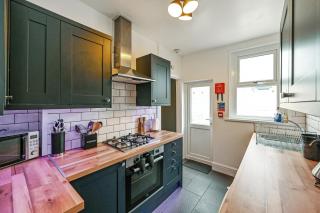 Beautiful Townhouse, great location - Pet Friendly - 7