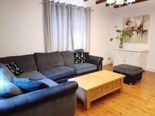 Charming 4B Bungalow w/ Garden Near Beach & Downs - Lancing - 4