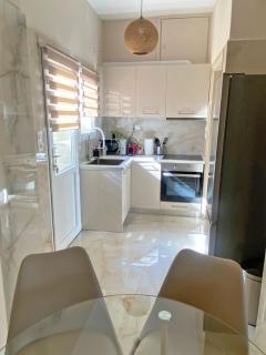 Agora Apt2, Metro Station, 2 bdrms - 4