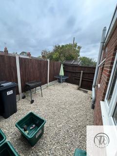 Jardine House- 2BR House, Town Centre, Station - 9
