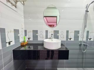 Nhat Quynh Hotel - 2