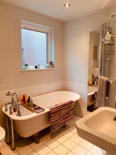 Stunning Home, Garden, Parking & Close Train Stations - Sydenham - 9
