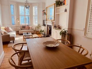 Stunning Home, Garden, Parking & Close Train Stations - Sydenham - 3