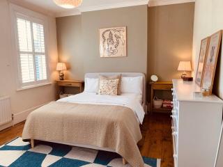 Stunning Home, Garden, Parking & Close Train Stations - Sydenham - 2