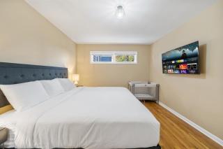 7 Bed Haven Sleeps 12 20Min to NYC Massage Chair - 6