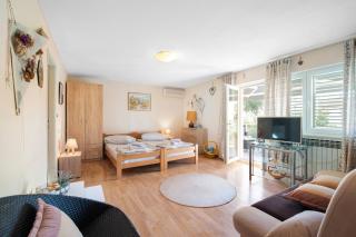 Apartments Nena - Brodarica - 0