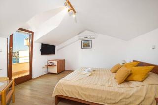 Apartments Kaina - Tisno - 1