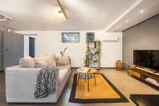 O&O Group - Gazi Metro APT Urban Balcony Oasis - 4