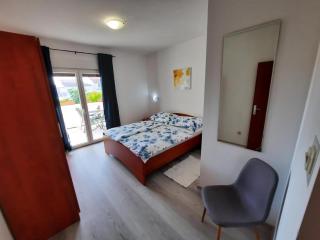 Gemütliche Erdgeschossferienwohnung Mit Balkon - Barbat na Rabu - 0